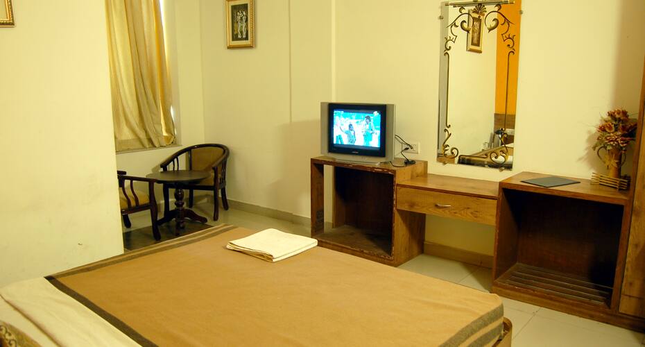 Hotel The Galaxy, Jabalpur 3